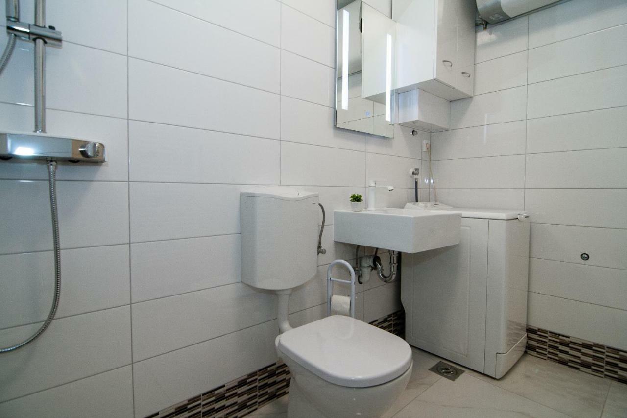 New Renovated Apartment 15 Min From Beach On Foot Пула Екстер'єр фото