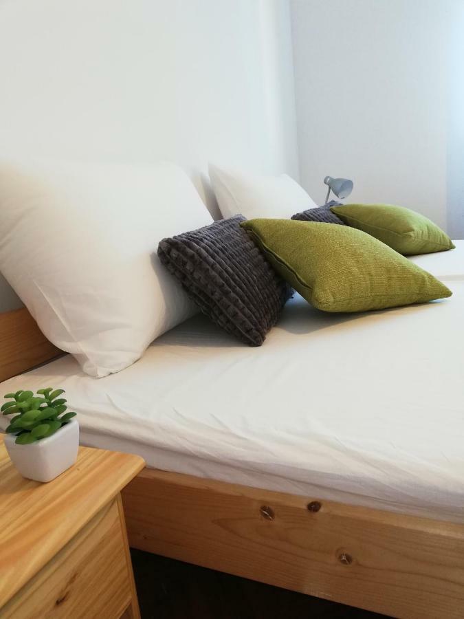 New Renovated Apartment 15 Min From Beach On Foot Пула Екстер'єр фото
