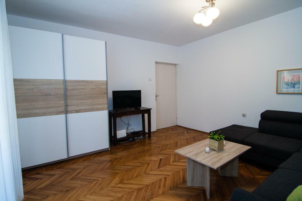 New Renovated Apartment 15 Min From Beach On Foot Пула Екстер'єр фото