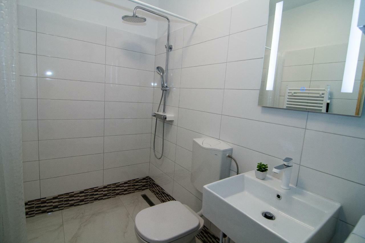 New Renovated Apartment 15 Min From Beach On Foot Пула Екстер'єр фото